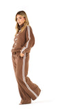 Tuta due pezzi chiusura alamaro felpa collo alto e pantaloni wide leg marrone
