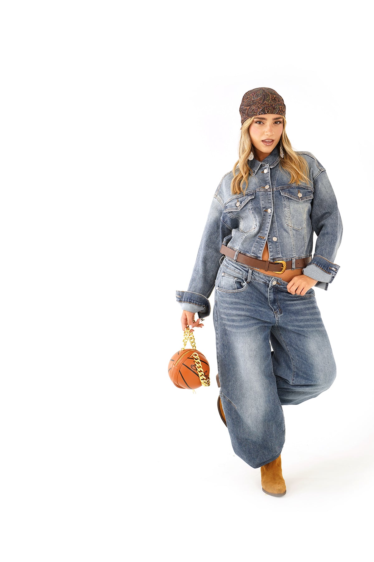 Coordinato in jeans Giacca Cropped e Jeans Wide Leg