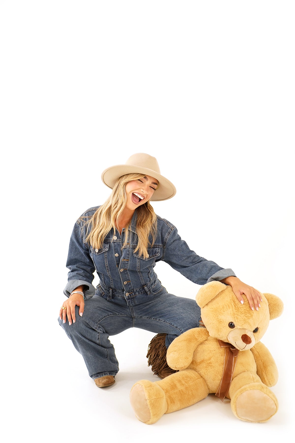 Tuta Jumpsuit in denim con strappi