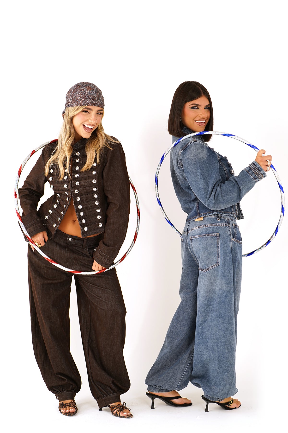 Coordinato denim circense giacca corta e pantaloni wide leg