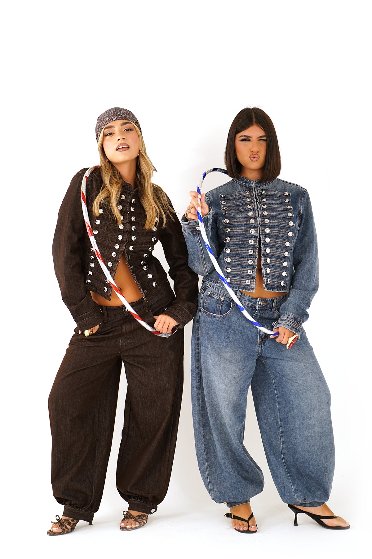 Coordinato denim circense giacca corta e pantaloni wide leg