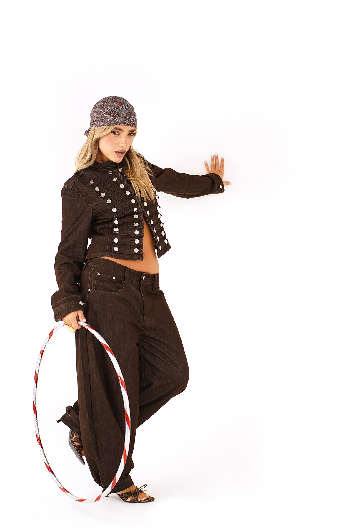 Coordinato denim circense giacca corta e pantaloni wide leg
