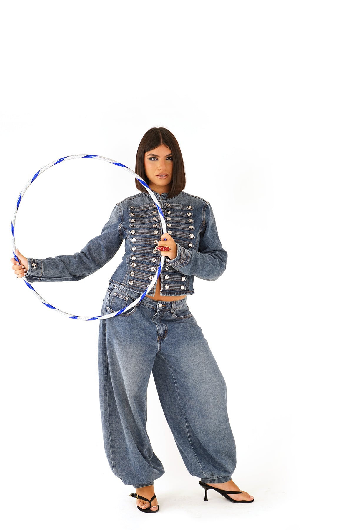 Coordinato denim circense giacca corta e pantaloni wide leg