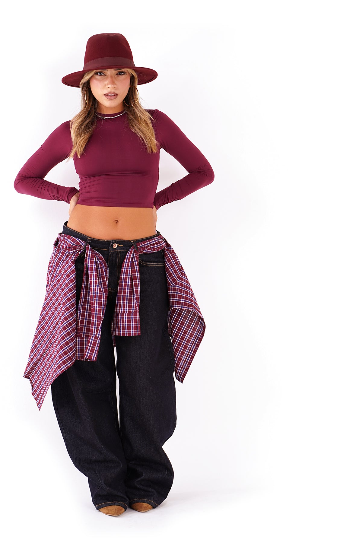 Maglia crop manica lunga elasticizzata aderente