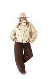 Trench corto doppio petto con collo alto e bottoni beige