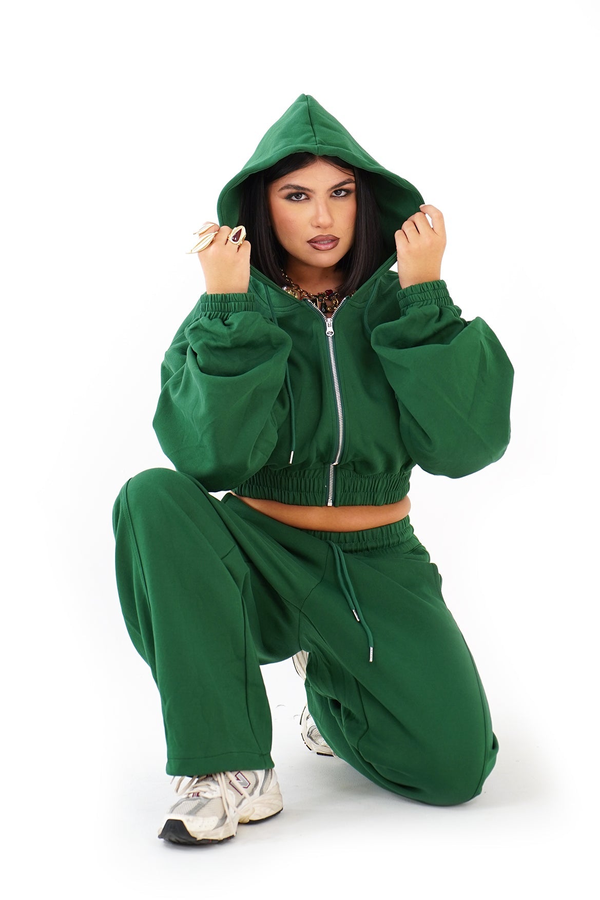 TUTA CALLIOPE VERDE CON CAPPUCCIO E MANICHE ARRICIATE