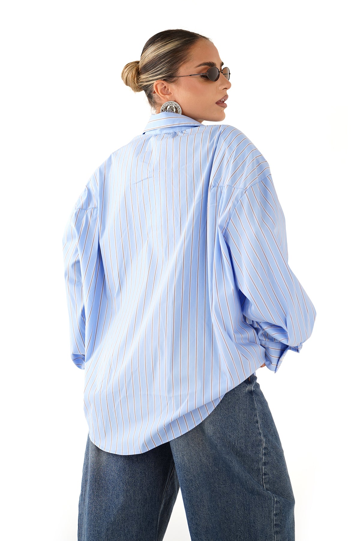 CAMICIA PERLA CELESTE OVERSIZE RIGATA CON SPALLINE IMBOTTITE TAGLIA UNICA JUST WEST