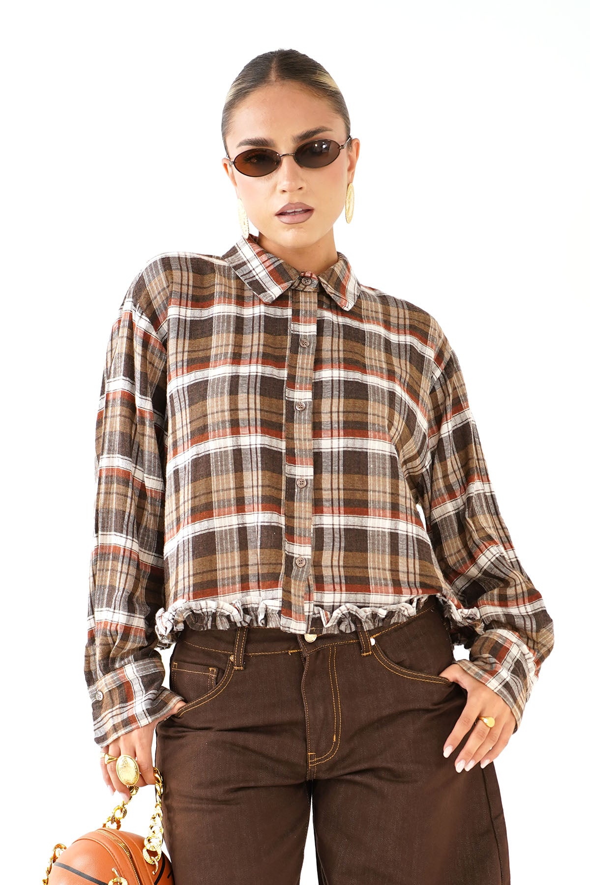 CAMICIA GRETA MARRONE CROPPED A QUADRI CON BORDO ARRICCIATO