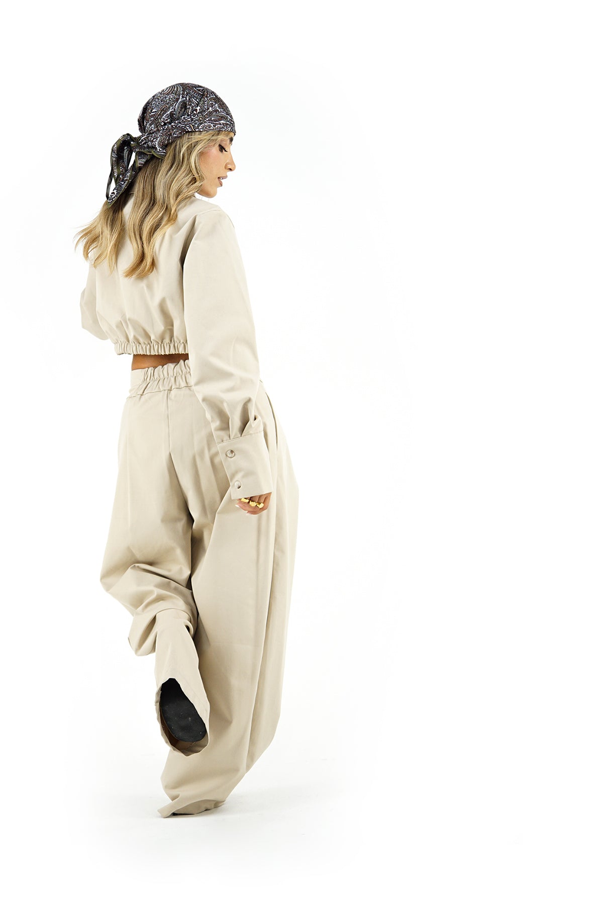 Coordinato Elegante 2 Pezzi con Top Crop e Pantalone Palazzo