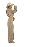 Completo due pezzi tortora giacca cropped e pantaloni palazzo