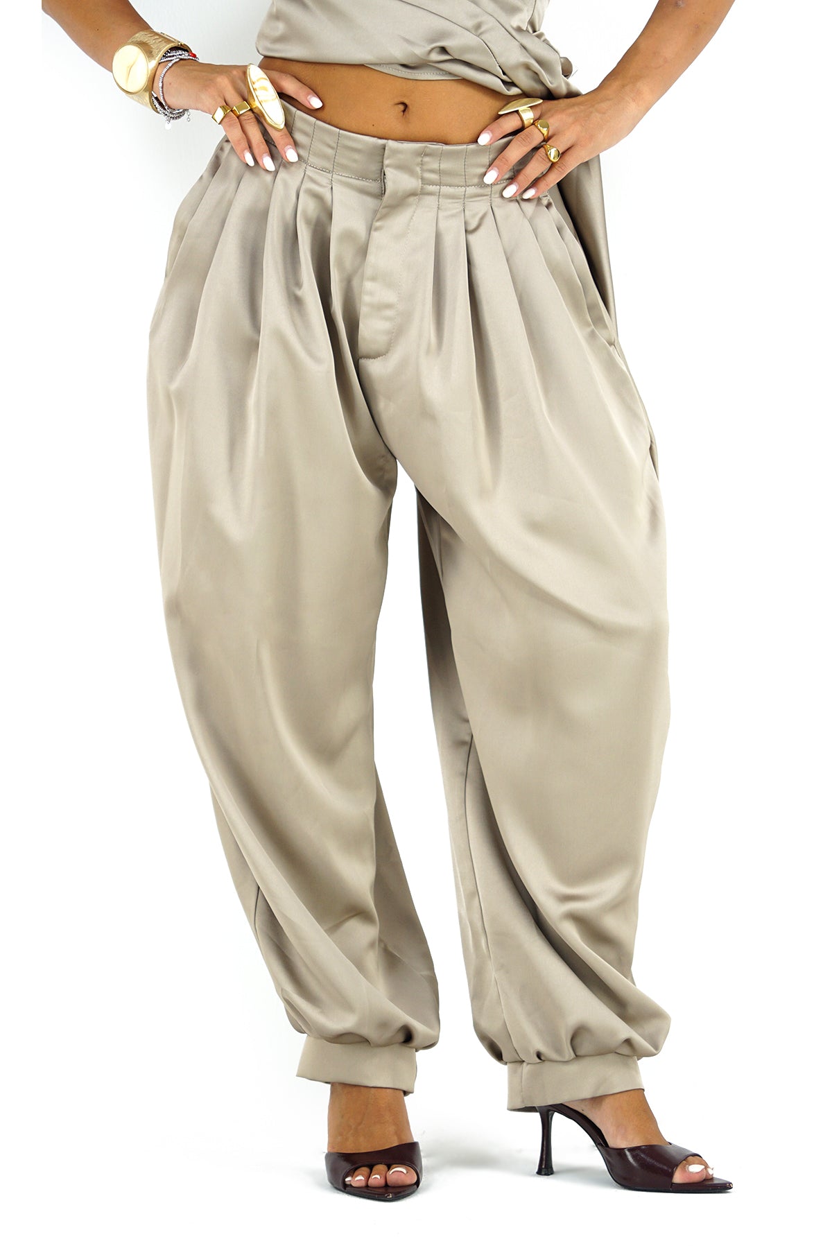 Pantaloni satin buggy con pinces e polsino beige