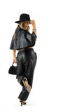 Completo due pezzi in ecopelle con top cappa e pantaloni taglia unica nero
