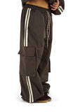 Tuta due pezzi lumina sporty chic giacca zip e pantaloni cargo wide leg marrone