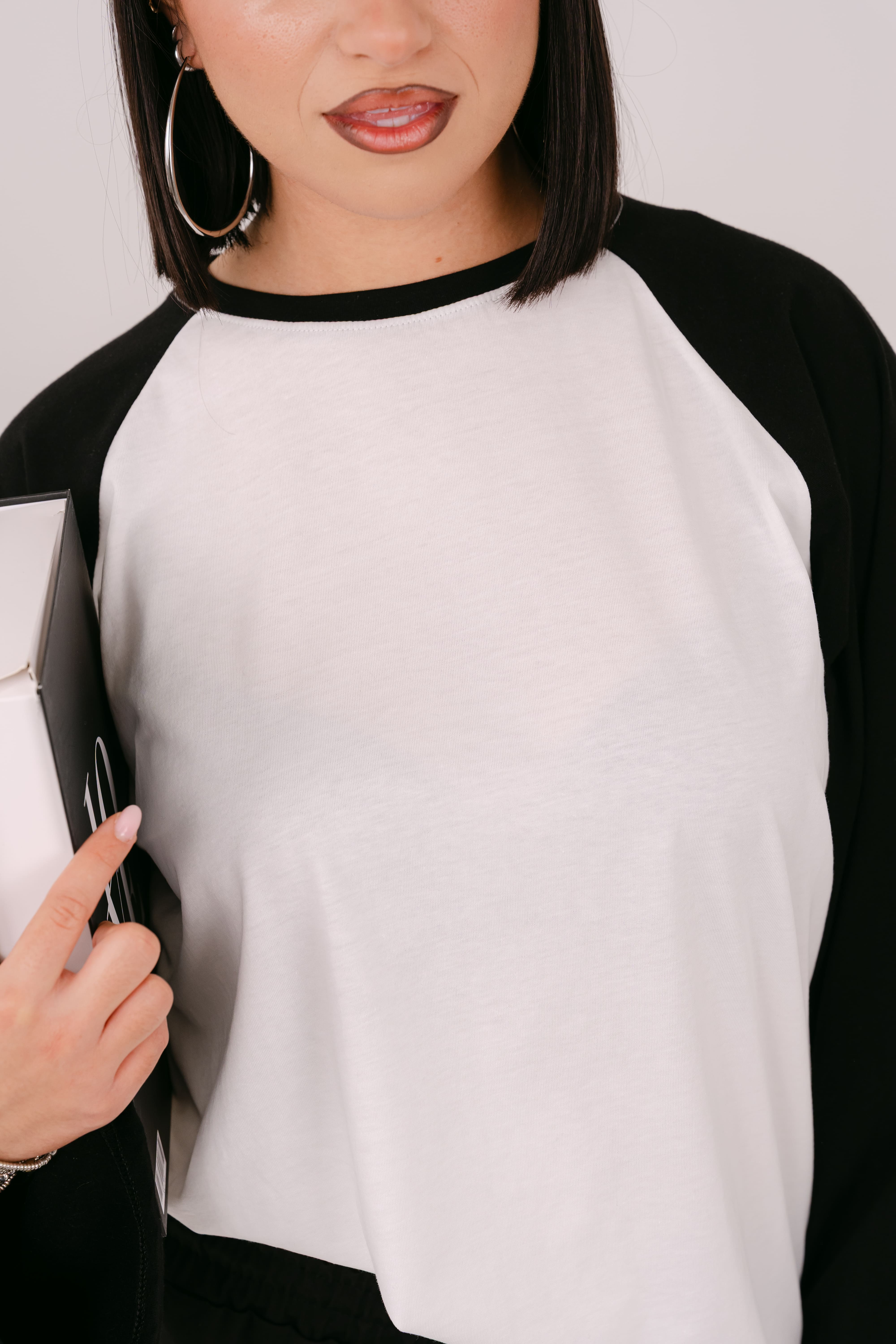 MAGLIA BICOLOR BIANCA E NERA TAGLIA UNICA