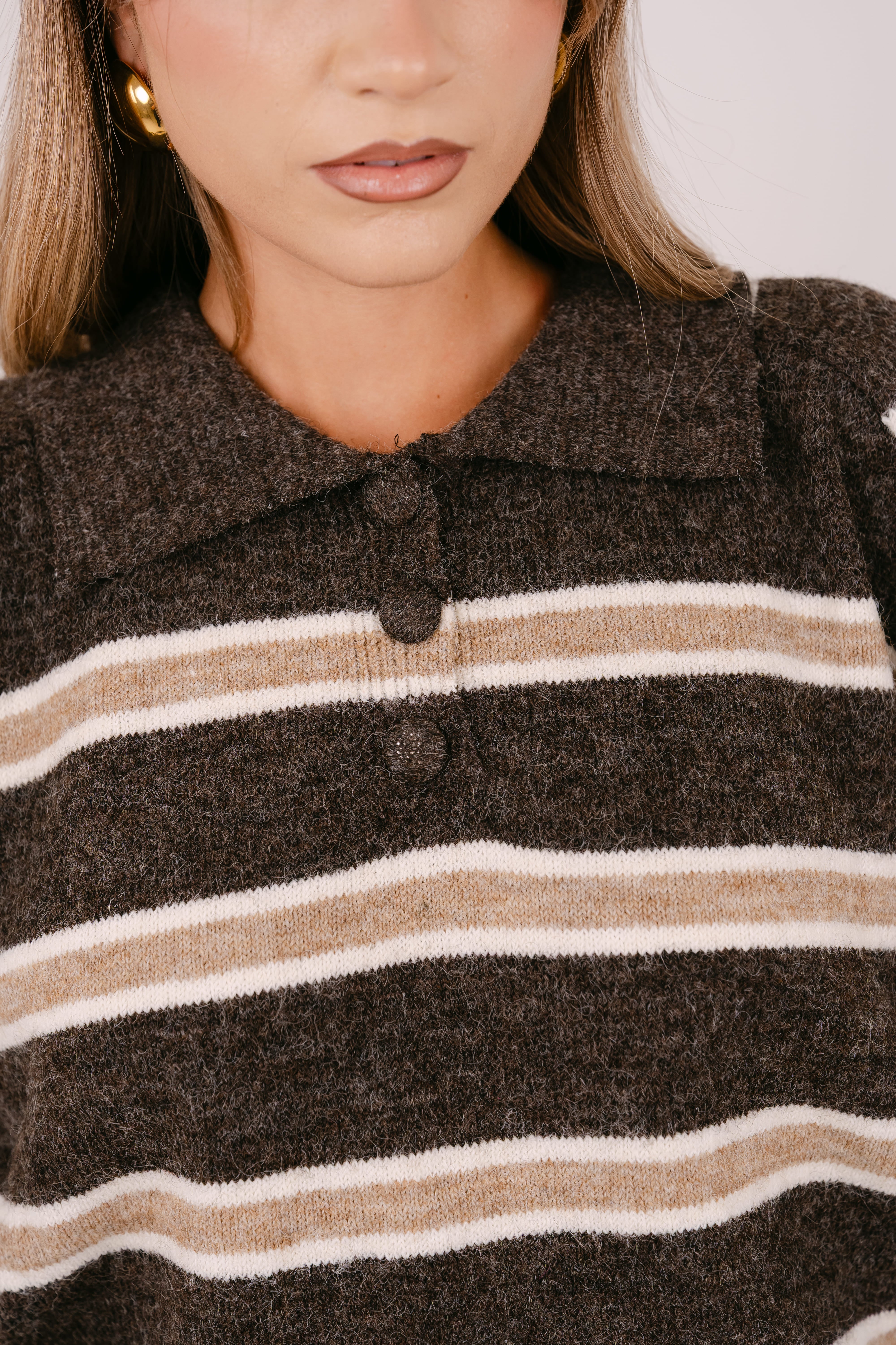 MAGLIONE HAZEL A RIGHE MARRONE E BEIGE CON COLLETTO POLO TAGLIA UNICA