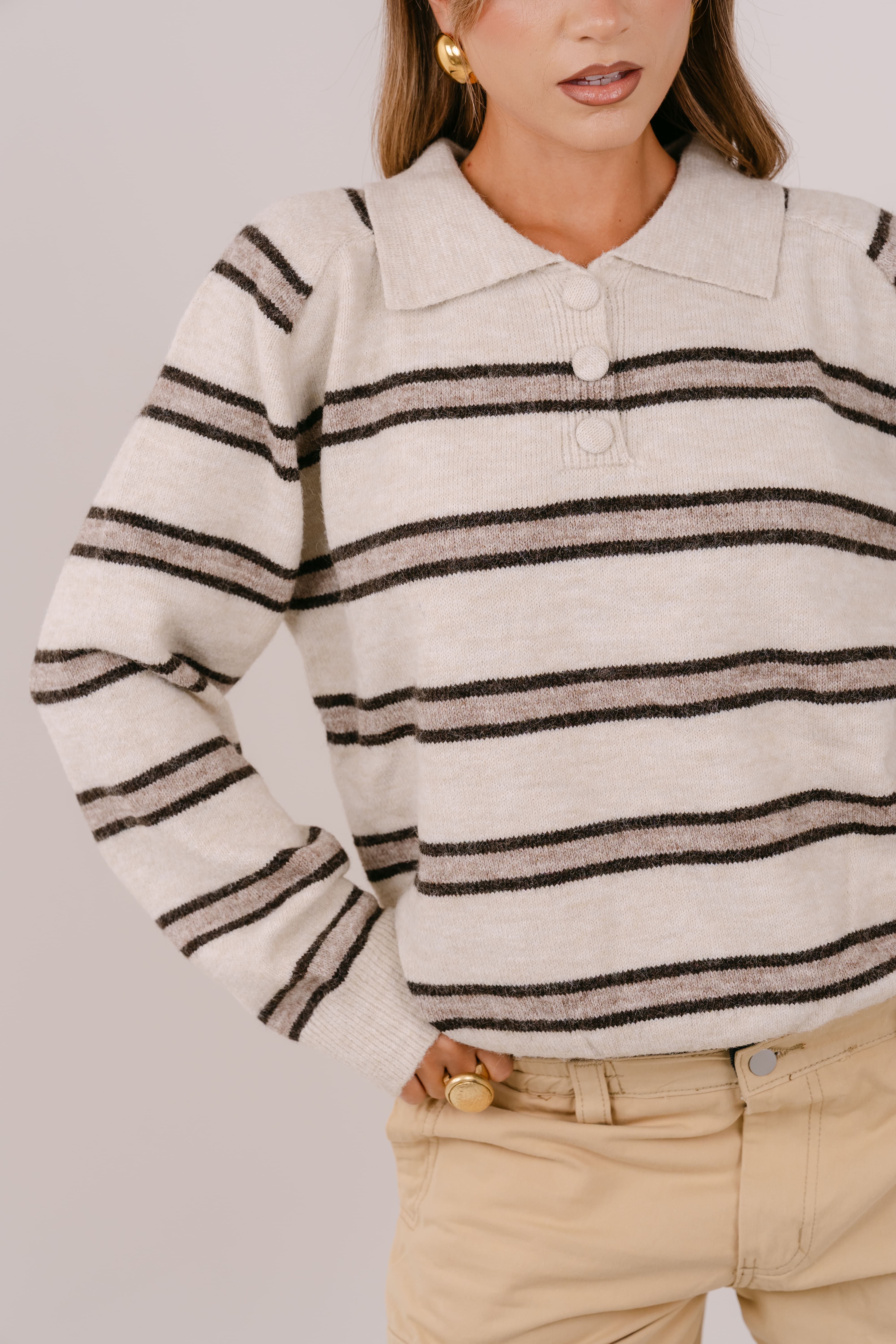 MAGLIONE HAZEL A RIGHE BEIGE E TORTORA CON COLLETTO POLO TAGLIA UNICA