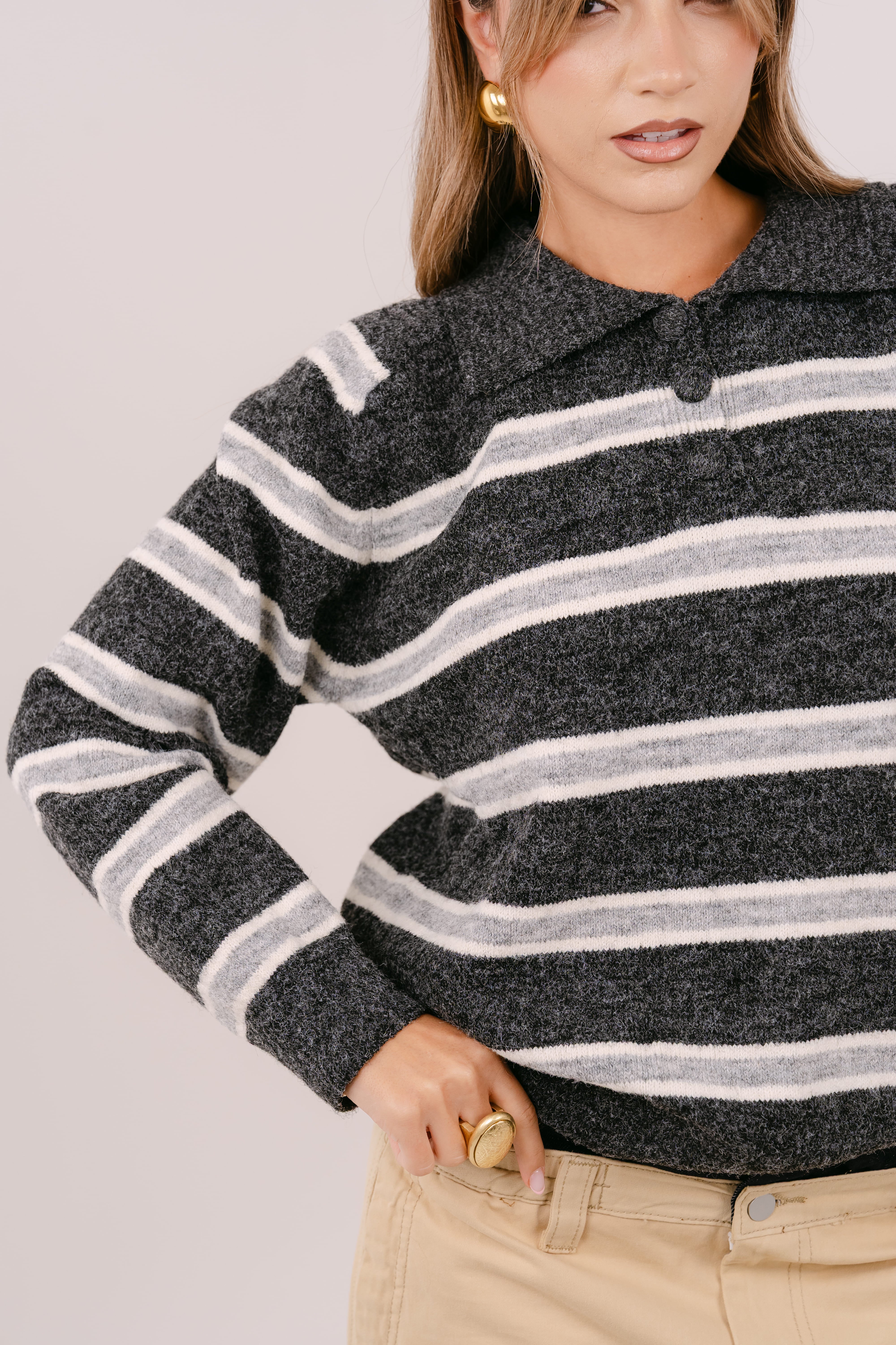 MAGLIONE HAZEL A RIGHE GRIGIO E PANNA CON COLLETTO POLO TAGLIA UNICA