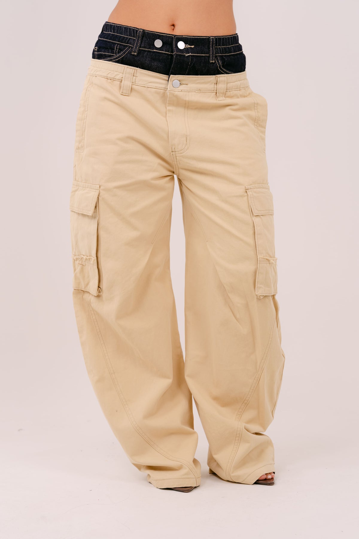 PANTALONI CARGO LARA BEIGE CON DOPPIA VITA IN DENIM