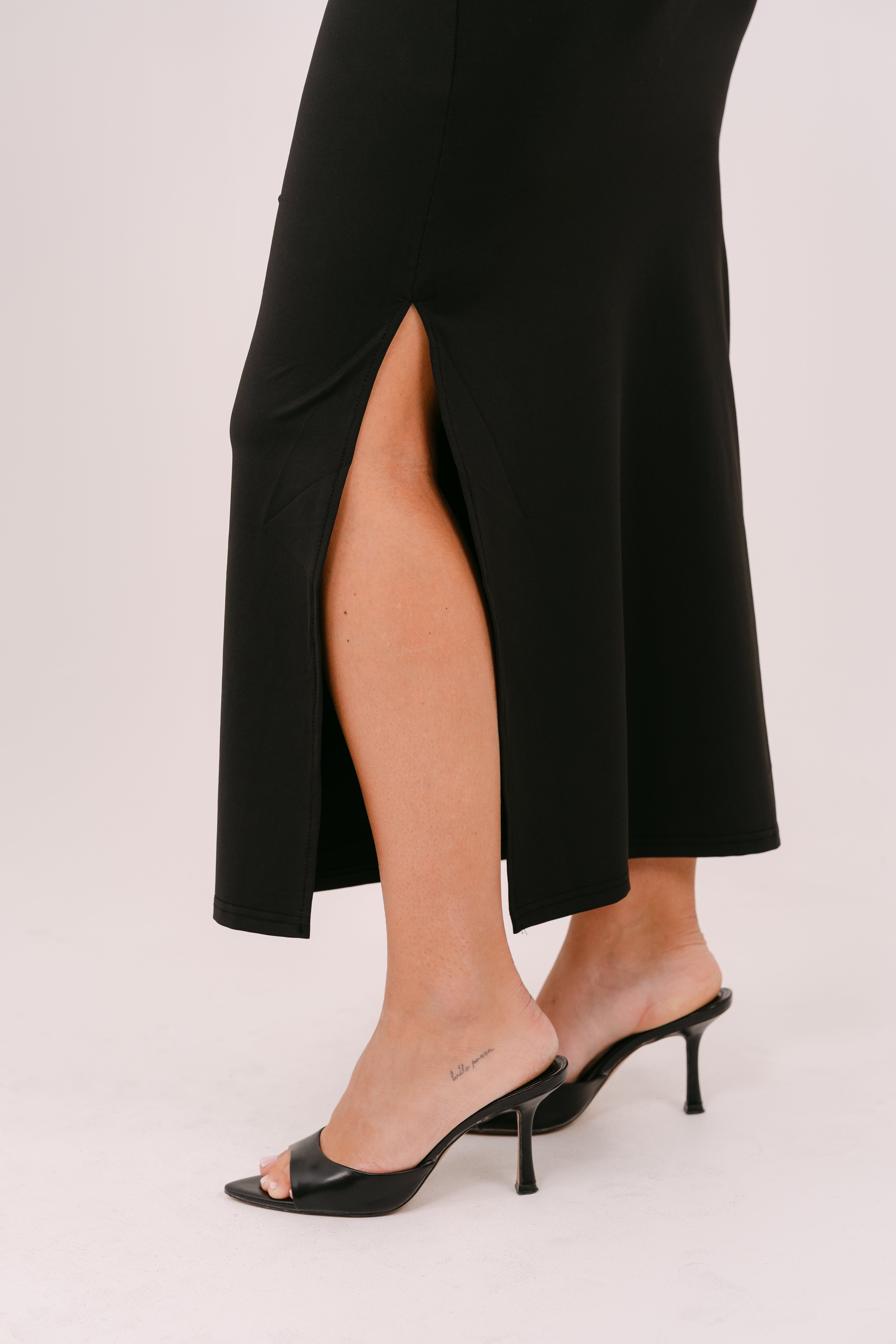 VESTITO LUNGO EVA NERO CON SPACCO LATERALE TAGLIA UNICA