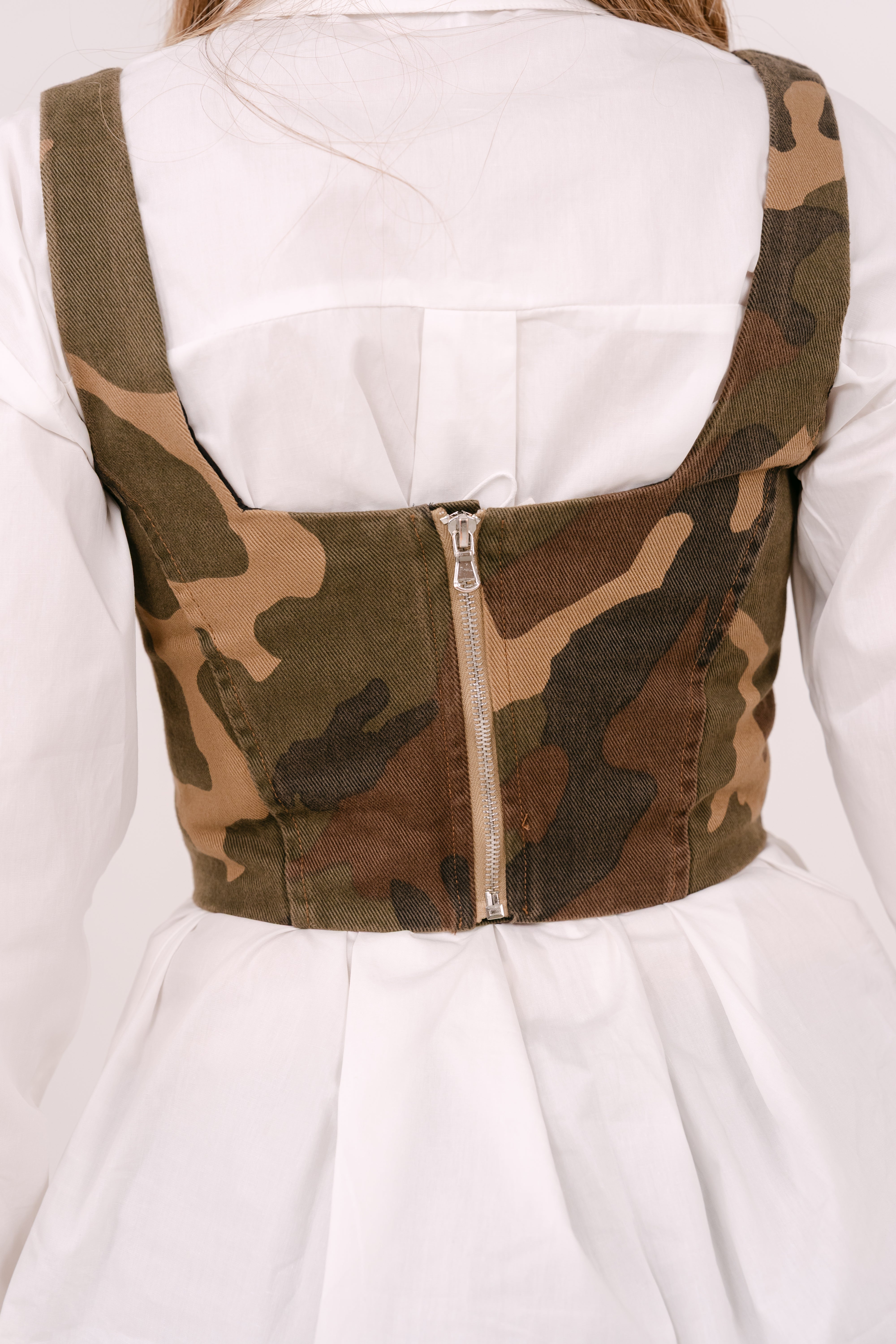 TOP CORSETTO MIMETICO CON FONDO SAGOMATO