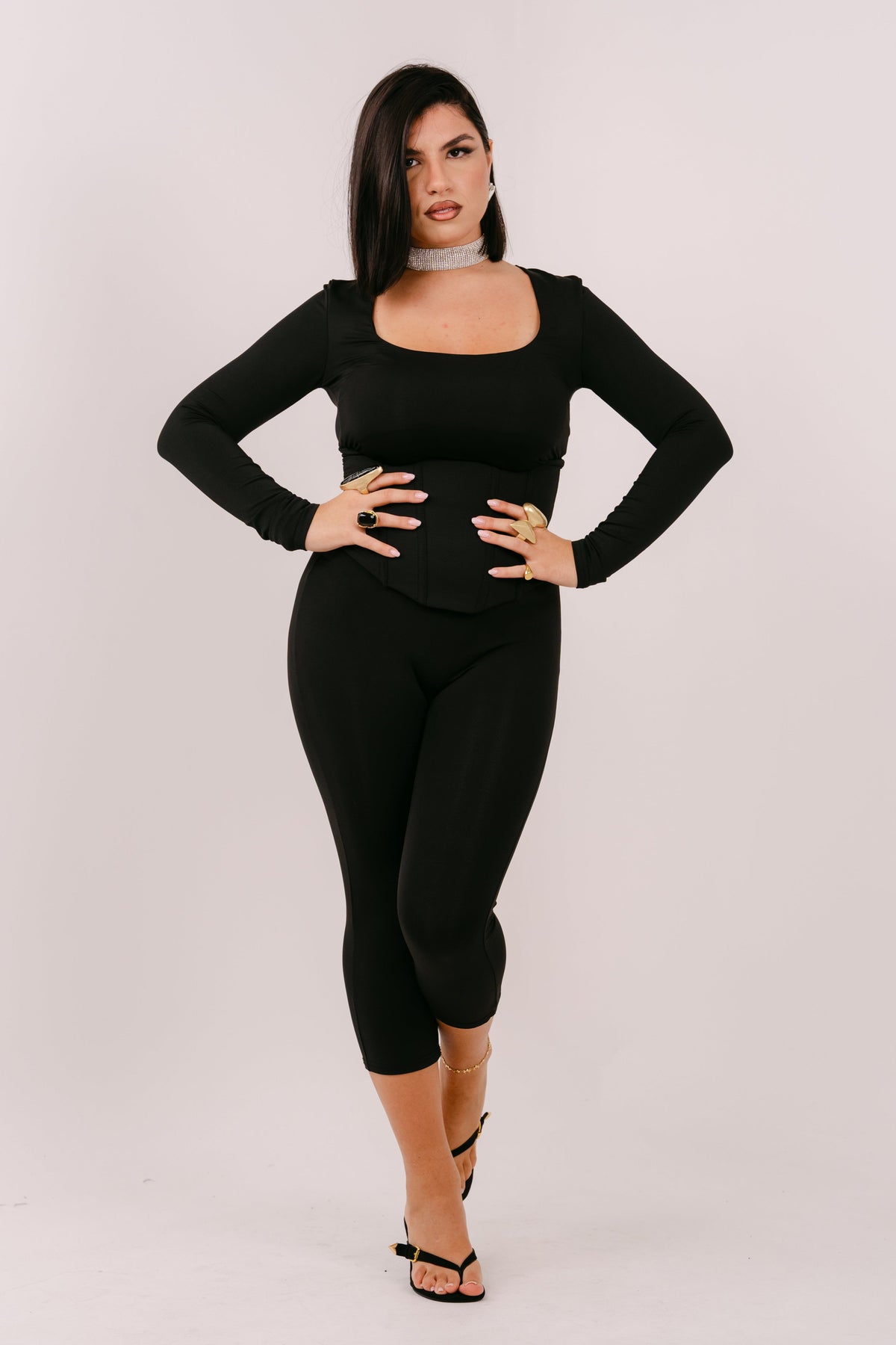 SET TRE PEZZI BRENDA NERO CON MAGLIA CORTA,BUSTINO E LEGGINGS CAPRI