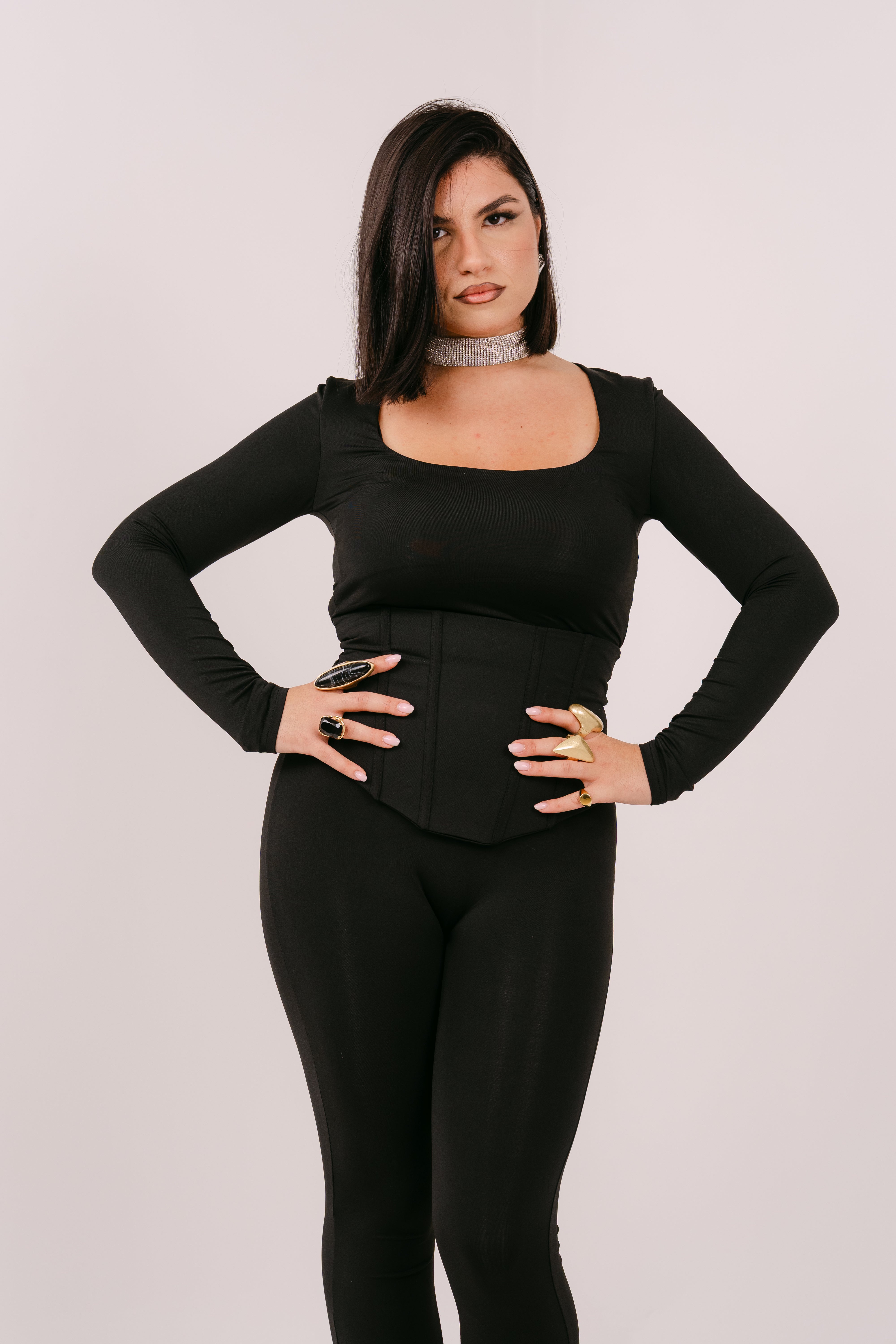 SET TRE PEZZI BRENDA NERO CON MAGLIA CORTA,BUSTINO E LEGGINGS CAPRI