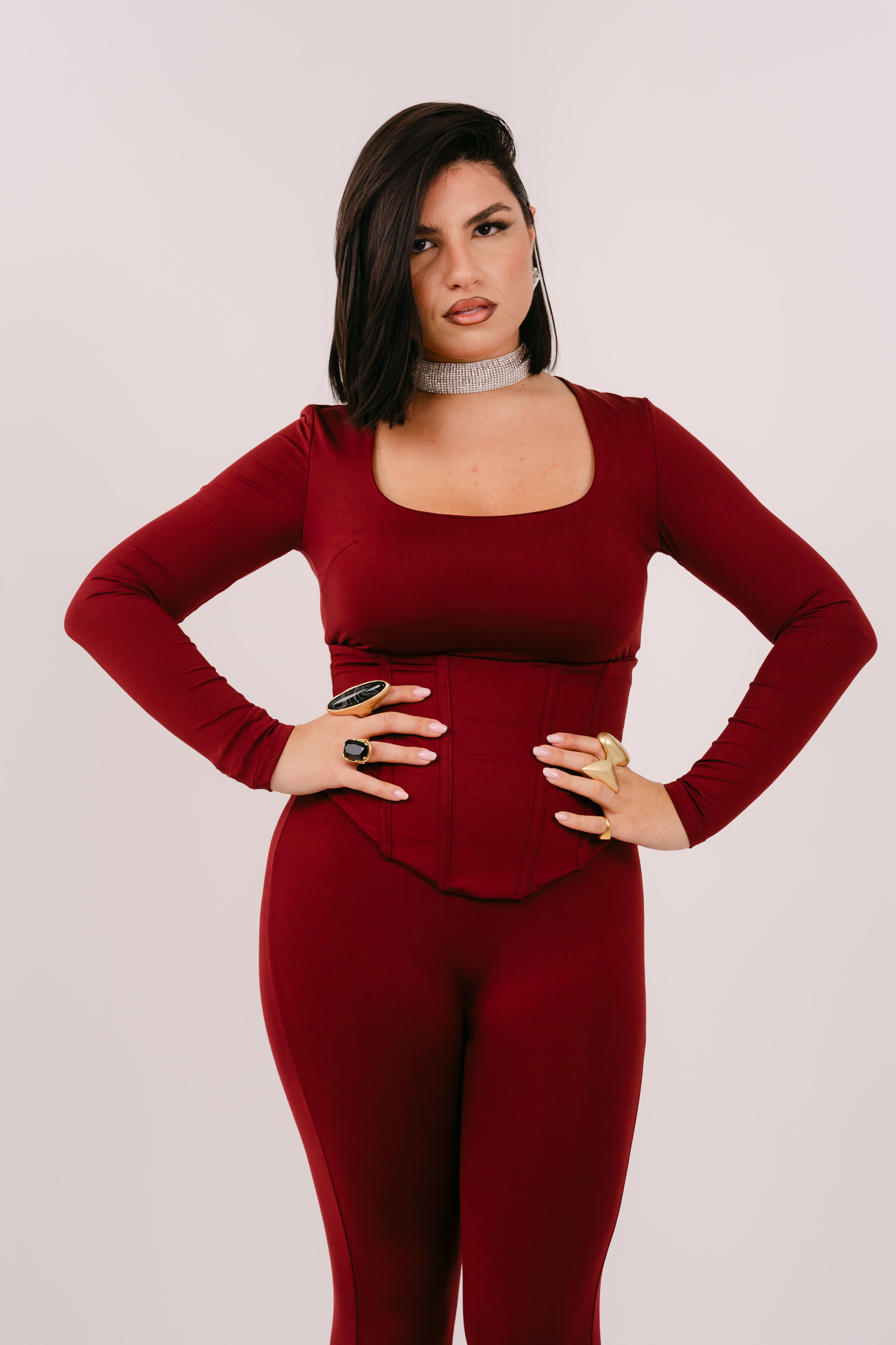SET TRE PEZZI BRENDA BORDEAUX CON MAGLIA CORTA,BUSTINO E LEGGINGS CAPRI
