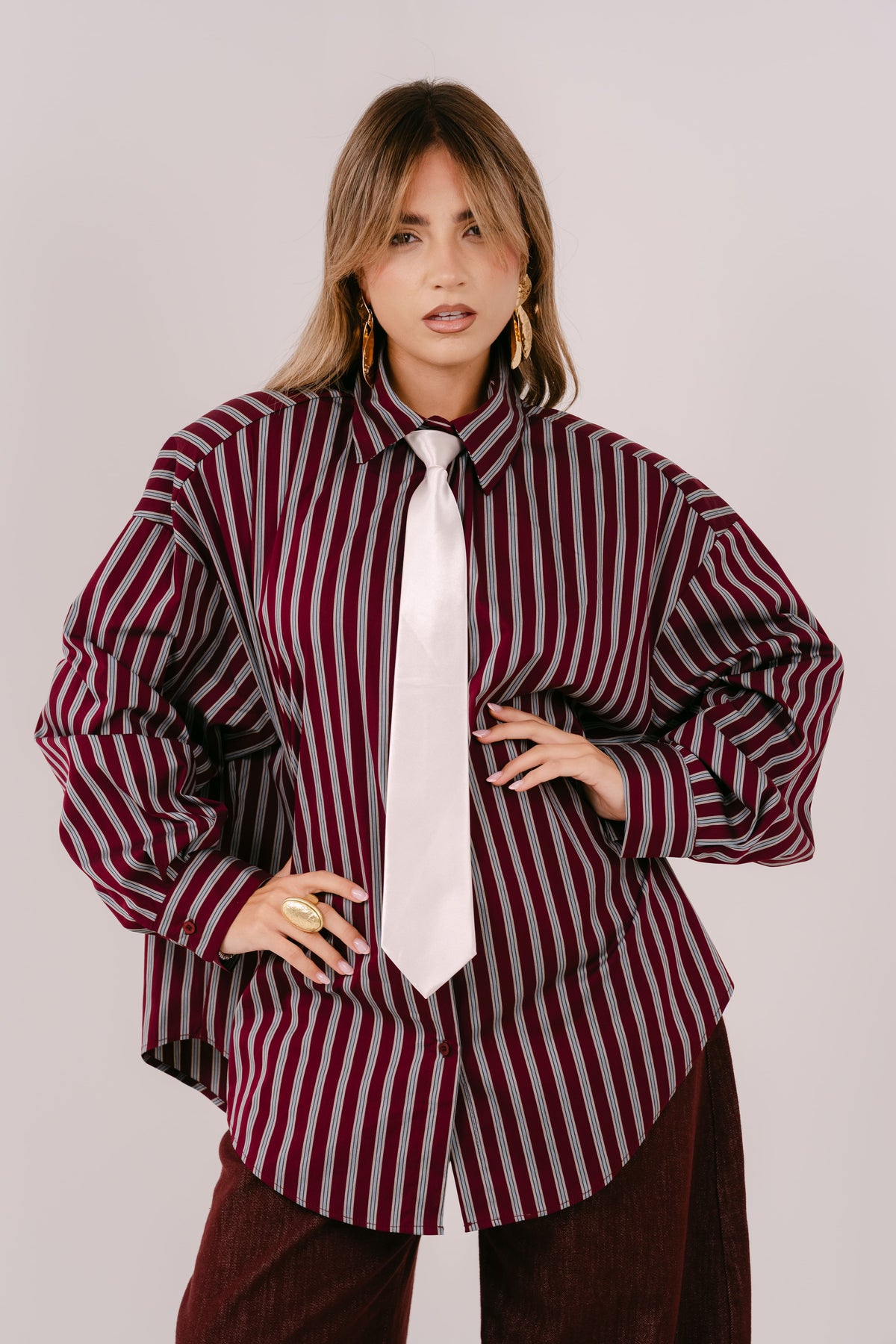 CAMICIA PERLA BORDEAUX CELESTE OVERSIZE RIGATA CON SPALLINE IMBOTTITE TAGLIA UNICA JUST WEST