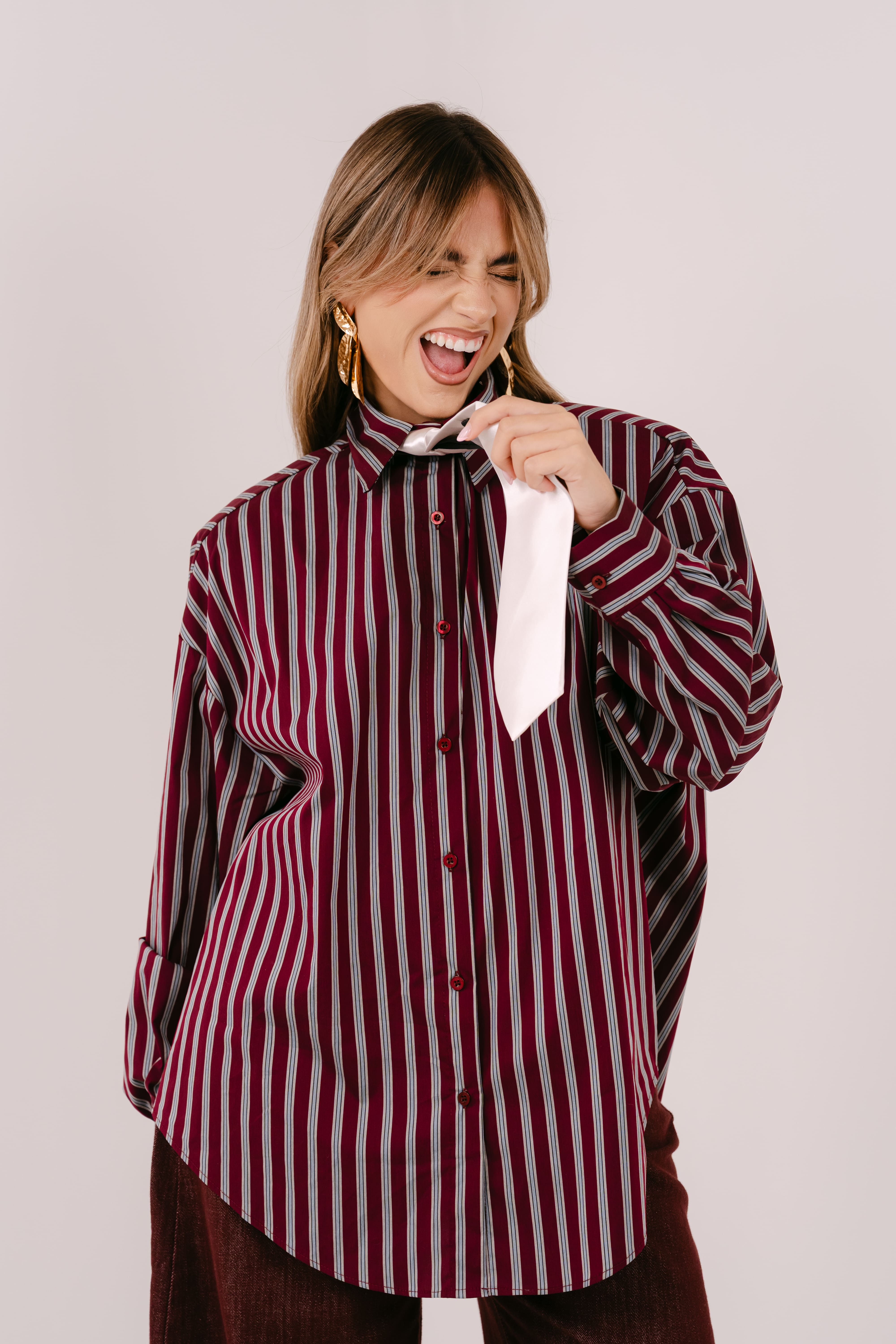 CAMICIA PERLA BORDEAUX CELESTE OVERSIZE RIGATA CON SPALLINE IMBOTTITE TAGLIA UNICA JUST WEST