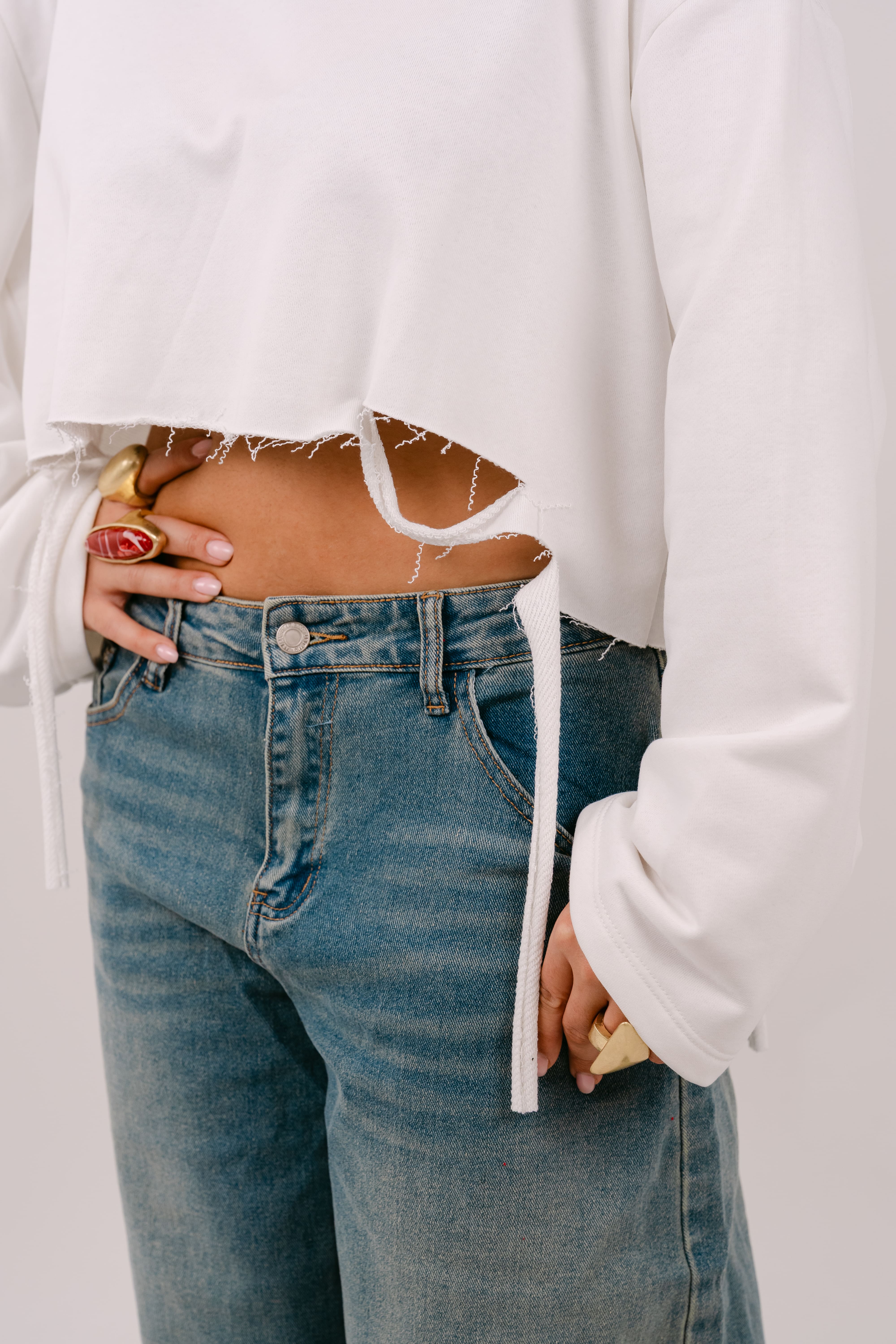 FELPA CROP ELSA BIANCA JUSTWEST OVERSIZE CON STRAPPI TAGLIA UNICA