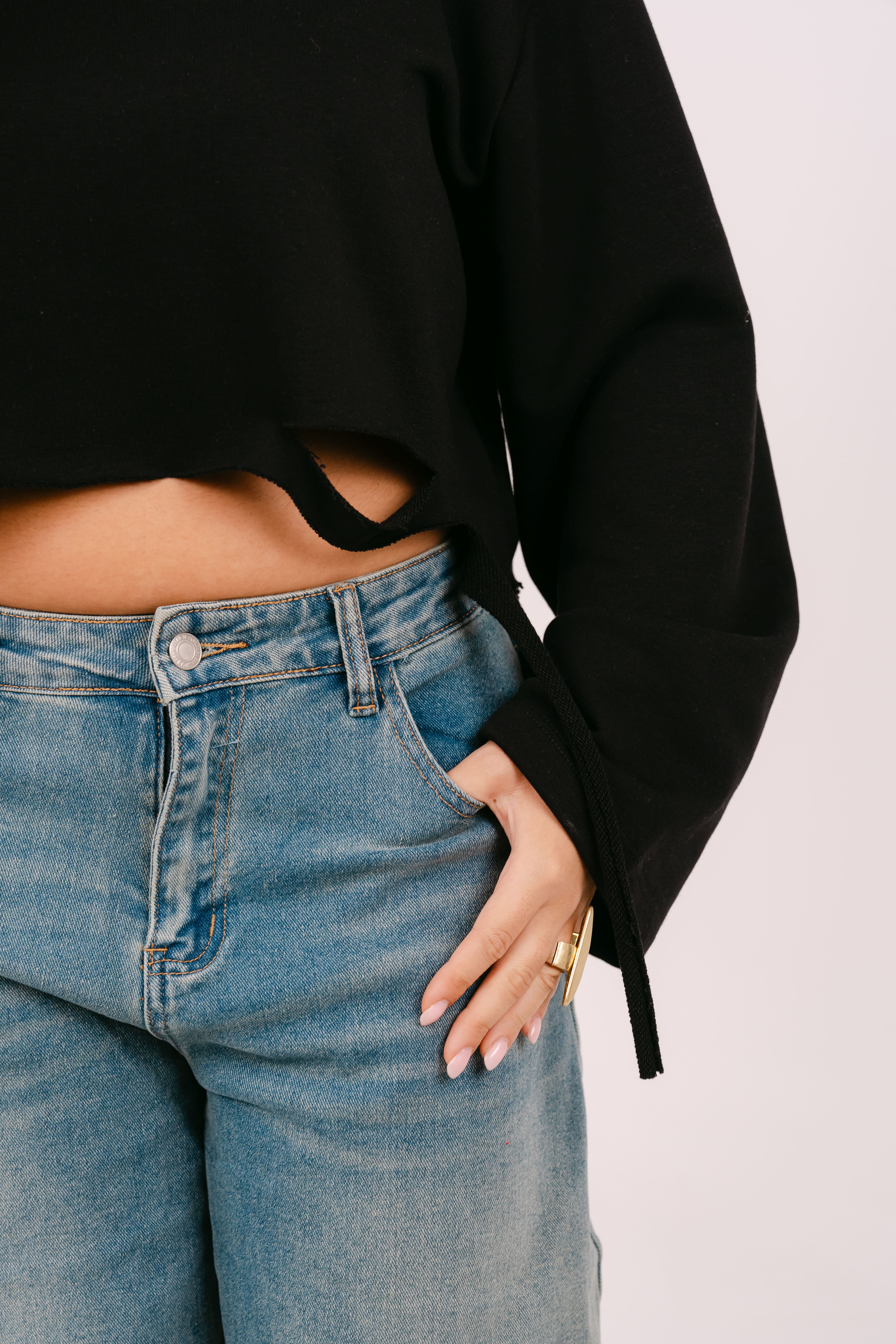 FELPA CROP ELSA NERA JUSTWEST OVERSIZE CON STRAPPI TAGLIA UNCA